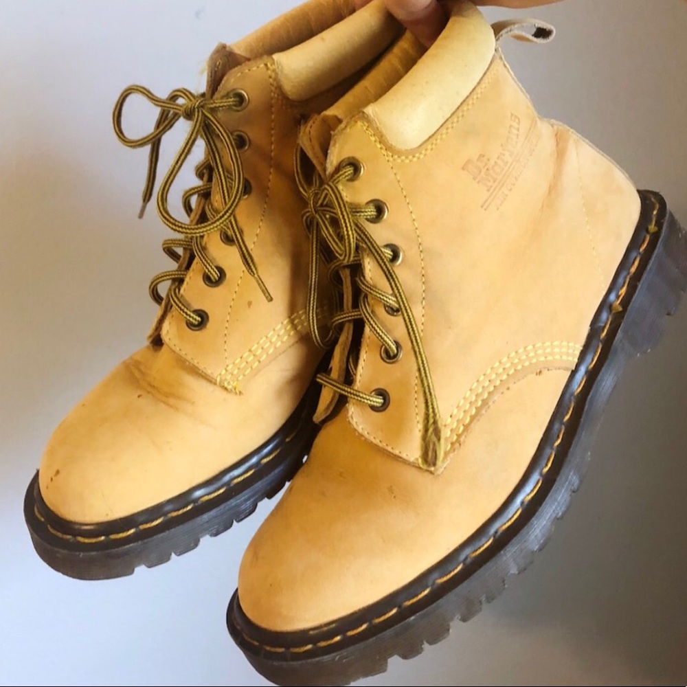 DR. MARTENS